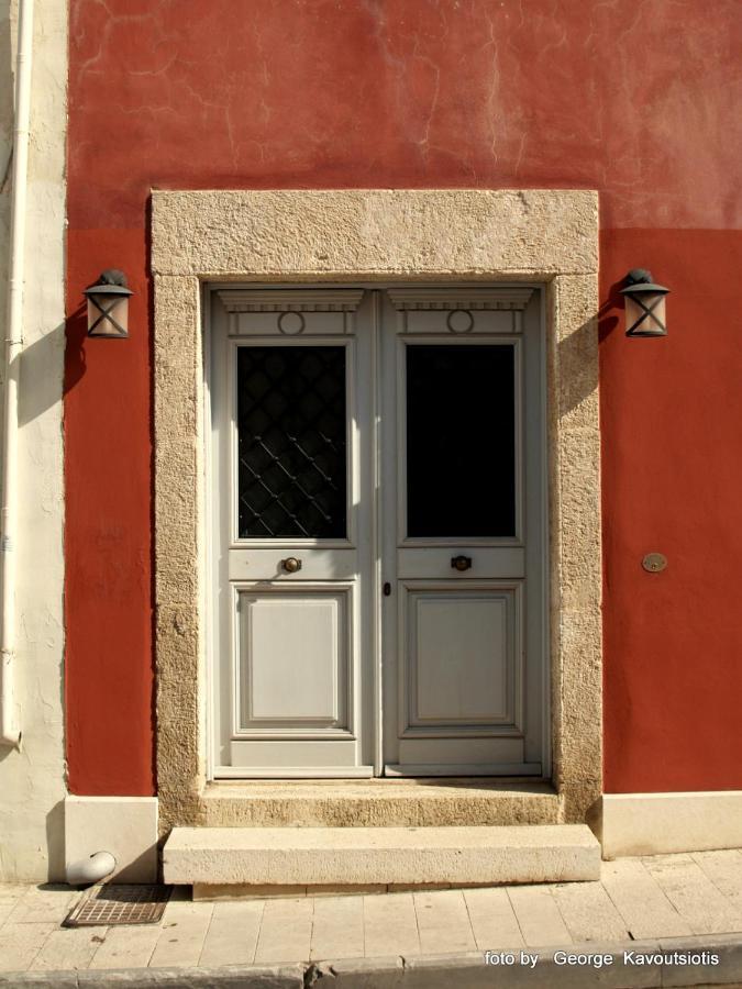 Troullos Traditional Homes Арханес Экстерьер фото